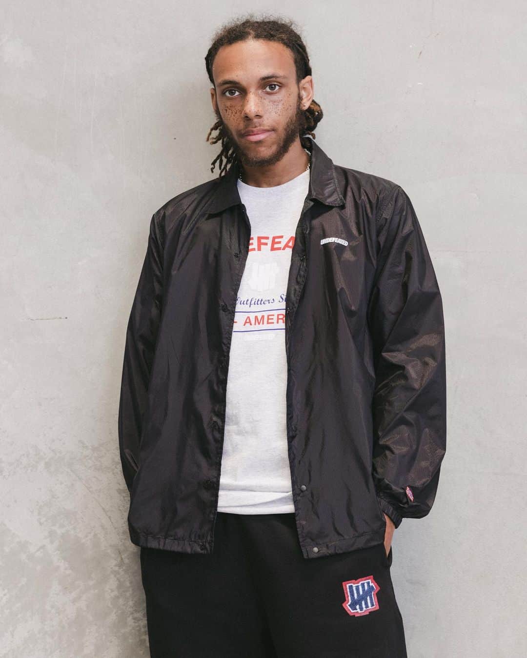 UNDFTDさんのインスタグラム写真 - (UNDFTDInstagram)「Our UNDEFEATED Lightweight Coaches Jacket is made of 100% Nylon Ripstop featuring a snap front, 3M logos, adjustable hem and the signature 5 Strike patch. // Available now exclusively at All Undefeated Chapter Stores and Undefeated.com」5月15日 2時38分 - undefeatedinc