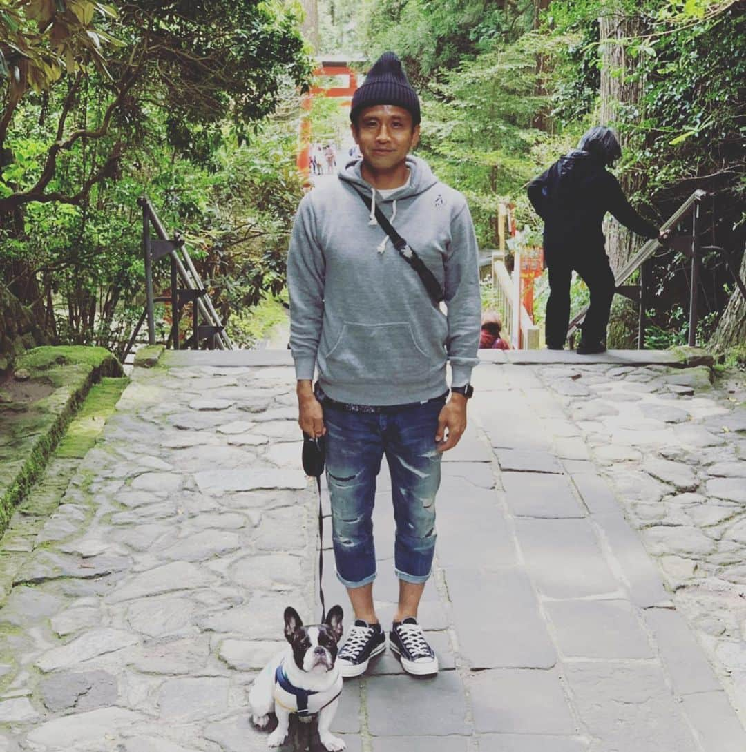 稲本潤一さんのインスタグラム写真 - (稲本潤一Instagram)「良いオフでした♨️🐶 #箱根神社 #レジーナリゾート箱根雲外荘  #モフ散歩 #フレンチブルドッグ #パイド #sc相模原」5月14日 18時20分 - junichi_inamoto17