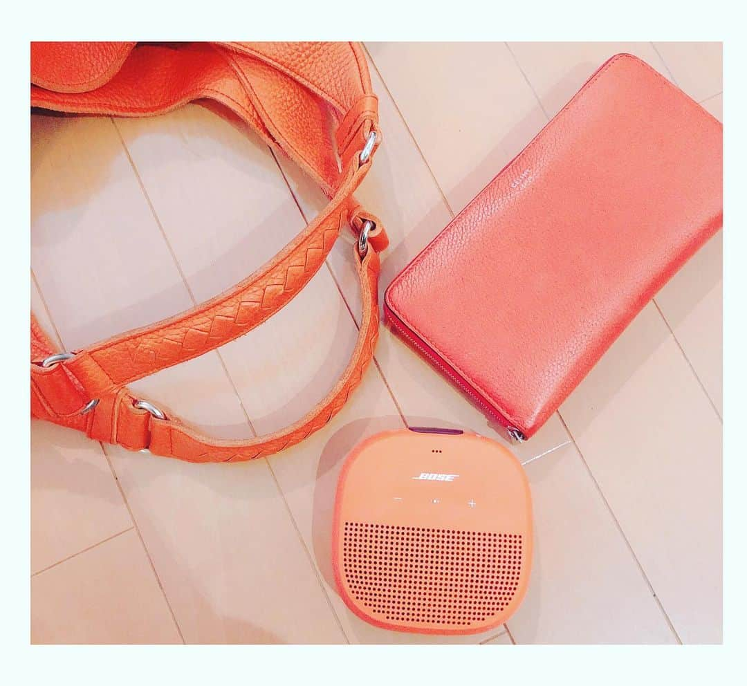 西村みえこさんのインスタグラム写真 - (西村みえこInstagram)「🍊🧡 #japan #tokyo #orange #bosesoundlink  #vottegaveneta  #celine  #thanksmylover #love #fashion #music #mieko」5月14日 18時22分 - mieko_nishimura_