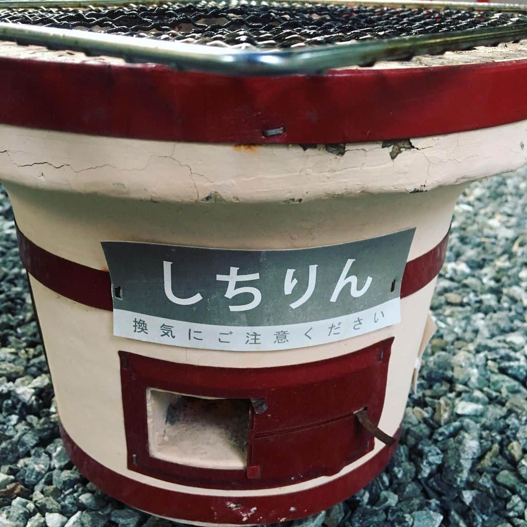 常盤よしこさんのインスタグラム写真 - (常盤よしこInstagram)「安定のしちりん 毎年大活躍。 今日の牛は赤身 そしてウインナーからも溢れる肉汁。 スタミナウインナー美味し。  #しちりん#しちりん焼肉#週一ペース#大塚牛#スタミナウインナー#肉のオオツカ」5月14日 18時38分 - yoshiko.tokiwa
