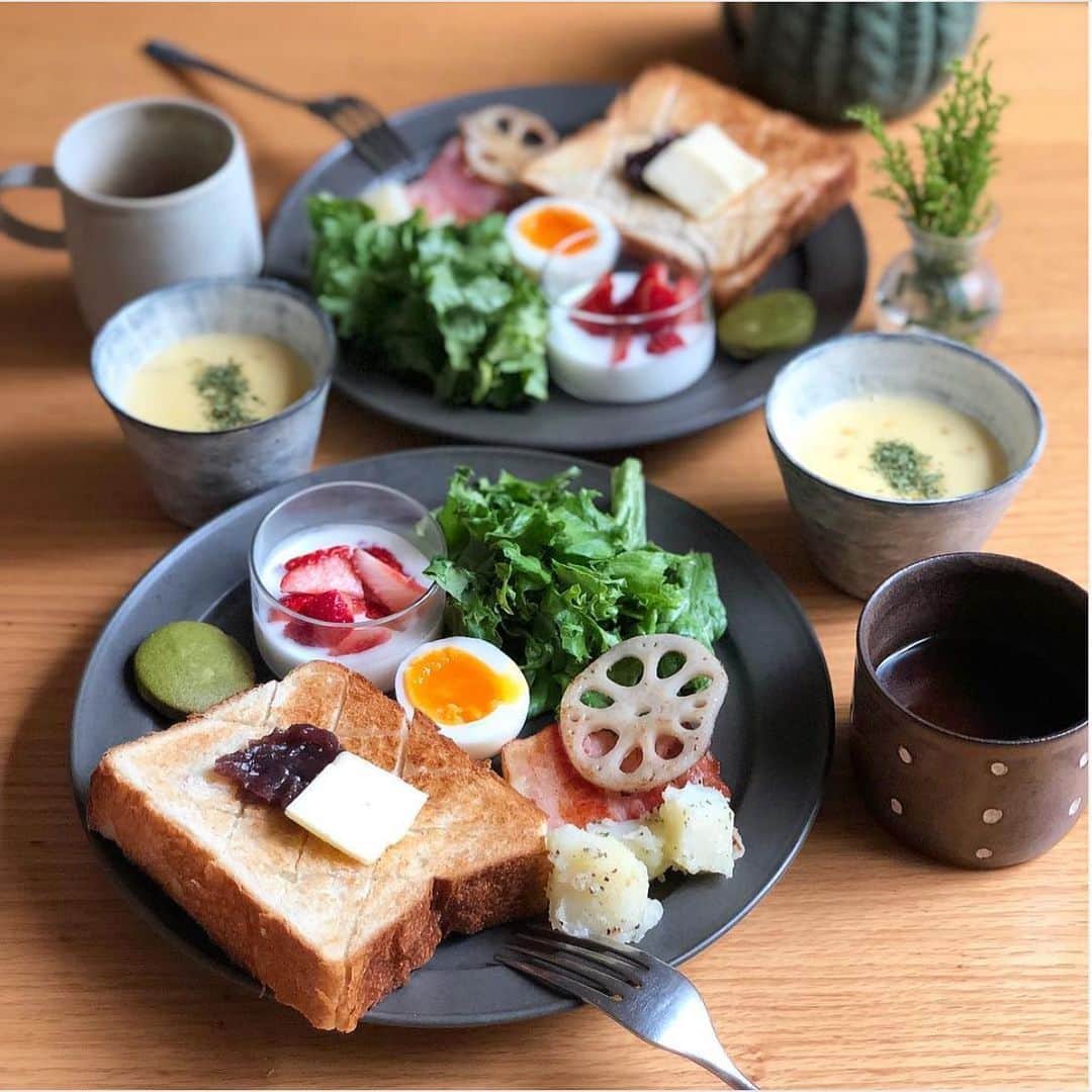 Locariさんのインスタグラム写真 - (LocariInstagram)「5月病になんか負けない華やかな朝食で気分を上げて♪ 忙しい朝は@mikasko さんのようワンプレートにすることで洗い物も軽減できて効率UP♡ ・ ・ photo by  @mikasko さん ・ ・ #おうちごはん #うちごはん #グルメ #ごはん#食卓 #料理 #グルメ #手料理 #ワンプレート #クッキング #献立 #作り置き #今日のごはん #おうちカフェ #暮らしを楽しむ #豊かな食卓 #クッキングラム #カフェスタグラム #おうちごはんlove#ワンプレート」5月14日 18時36分 - locari_jp