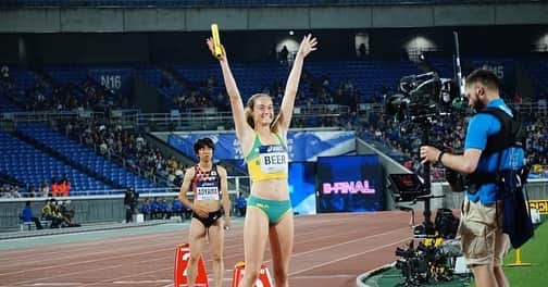 Ellie BEERさんのインスタグラム写真 - (Ellie BEERInstagram)「WOW,  where do I start!!! What a tremendous way to wear the green & gold, running with these amazing girls against the world. Have to say a big thank you to Athletics Australia for the opportunity and to  everyone for supporting & looking after 16 year old me.  My first international race couldn’t of been any better. Massive congrats to all the other Australian crew for their awesome results. I am very inspired to keep on running!! Thank you so much Japan, definitely going to miss you 🇯🇵❤️ #thisisathletics」5月14日 18時46分 - elbellbeer