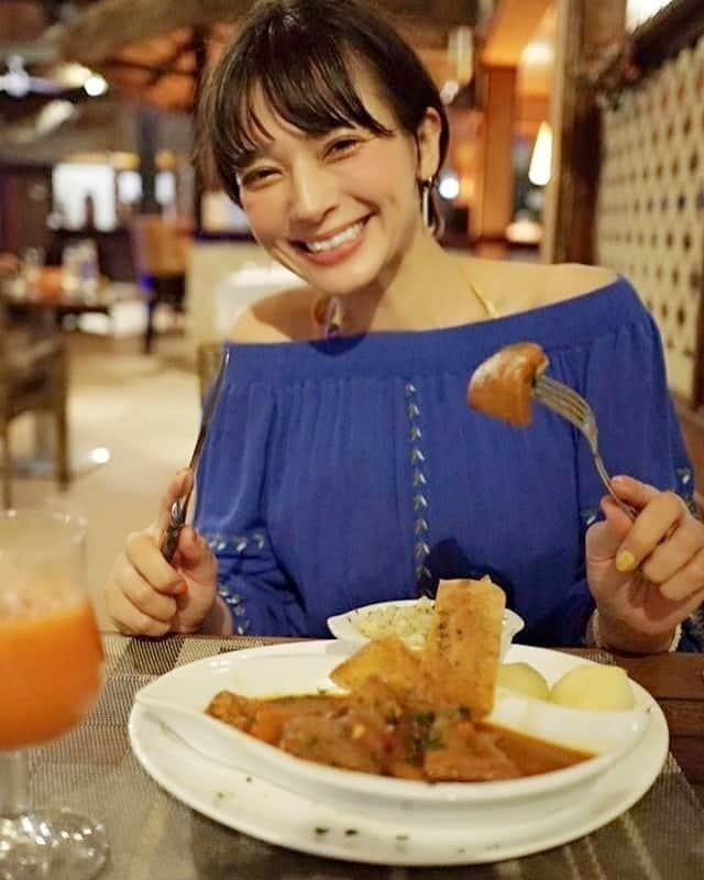 芳美リンさんのインスタグラム写真 - (芳美リンInstagram)「引き続き、ニューカレドニア楽しんでいます。  みんな大好き？♥#食テロ  ホテルでディナー　♥  一日目は肉肉しく。 二日目は魚とパスタをシェア。  本日のお肉、何ですか？と聞いたら、 たぶんあなた、好きじゃないよ。との回答。  内容確認したら、  内蔵でした。  大好物やー♥笑  @newcaledoniatourismjapan @aircalin #aircalin #caledoniandream #マレ島	 #ネンゴネヴィラージュ #NengoneVillage #mare #ニューカレドニア #newcaledonia #旅行好きな人と繋がりたい #女子旅 #海外旅行 #travelphoto #traveler #travel #リゾート #南の島 #旅したくなるフォト#旅グルメ #hanakogram #旅ごはんメモ」5月14日 19時05分 - lynn.lynn5