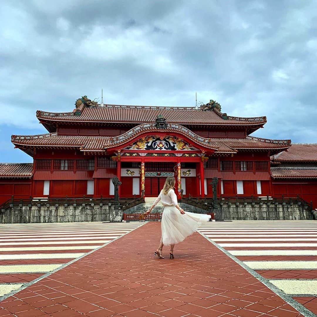 Be.okinawaさんのインスタグラム写真 - (Be.okinawaInstagram)「Feel the breeze of history at the Shuri-jo Castle. 📷: @mady_robinson #shurijocastle #nahacity #那霸 #슈리성 #나하 #首里城 #那覇市 #castle #japancastle #history #beokinawa #visitokinawa」5月14日 19時01分 - visitokinawajapan