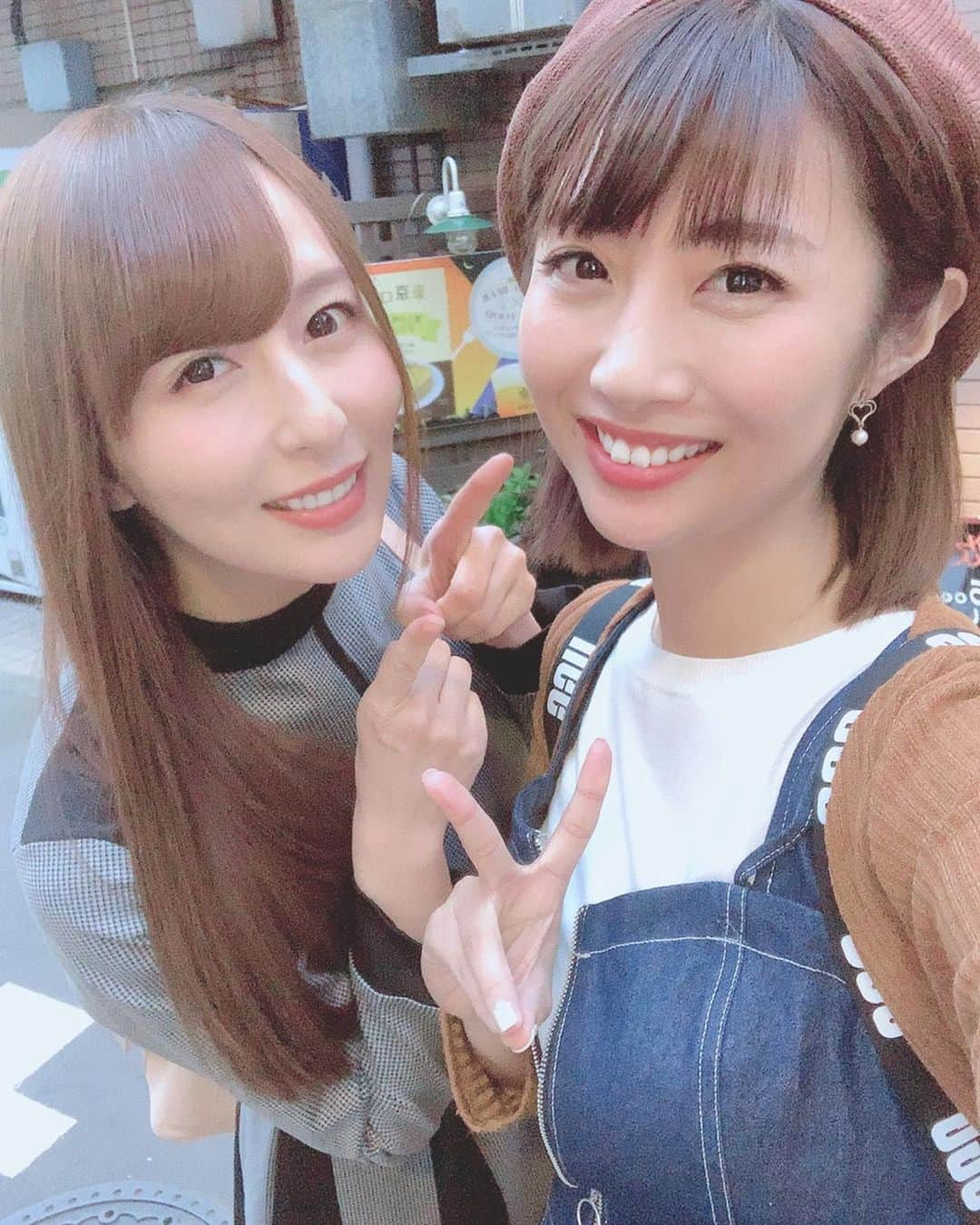 古川真奈美さんのインスタグラム写真 - (古川真奈美Instagram)「.﻿ .﻿ ひっさしぶりのジェシカ様と、恵比寿マスカッツのライブにいってきましたーー😇❤️ ﻿ ジェシー久しぶりに会えて嬉しかった😍💓﻿ 本当にいつ見ても美しすぎて眩しすぎます。。 ﻿ そんな、ジェシカ様も初代のマスカッツメンバー😚ジェシカがアイドルしててあんな機敏に動けてたのか信じられないww﻿ 想像つきません。笑﻿ ﻿ また会おうねージェシー😘❤️﻿ ﻿ ﻿ 恵比寿マスカッツの新曲すきーー👼﻿ ﻿ ﻿ ﻿  #希崎ジェシカ  #レジェンド﻿ #instagood  #instadiary ﻿ #instalike #instamood ﻿ #ow #instapic #instaphoto﻿ #girl　#follow #followme  #gravure  #japanesegirl  #selfies  #インスタグラビア」5月14日 19時31分 - mana_0619