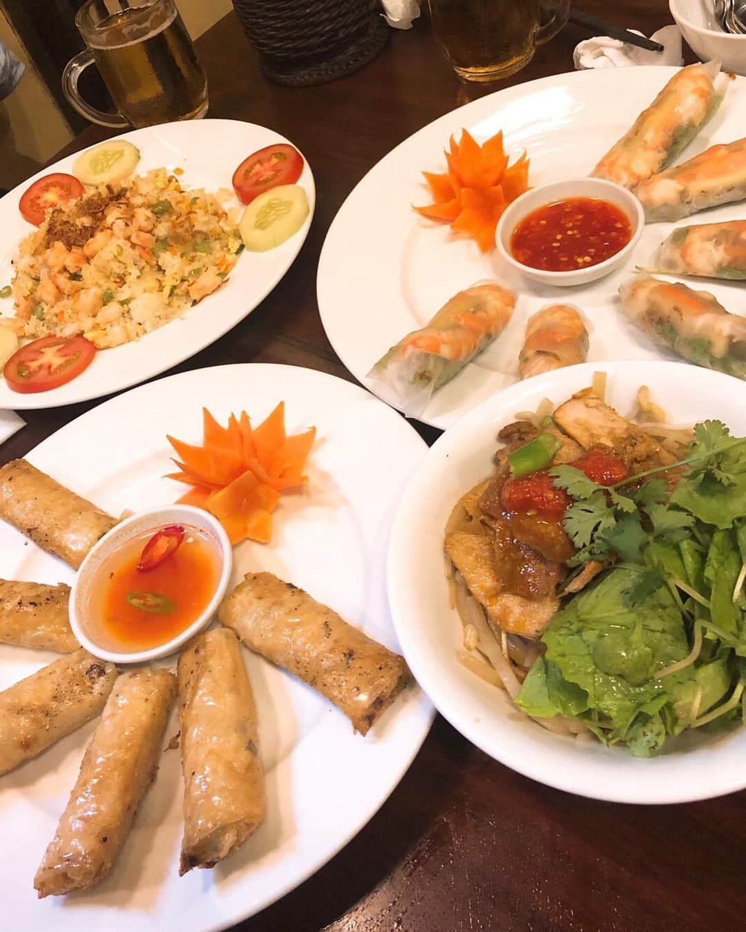 比嘉愛未さんのインスタグラム写真 - (比嘉愛未Instagram)「ベトナム料理🍽✨ ほんと何食べてもハズレなし‼︎ そして何故かベトナム人女性にモテた。 移住しようかしら笑 #ベトナム #ホイアン」5月14日 19時26分 - higa_manami