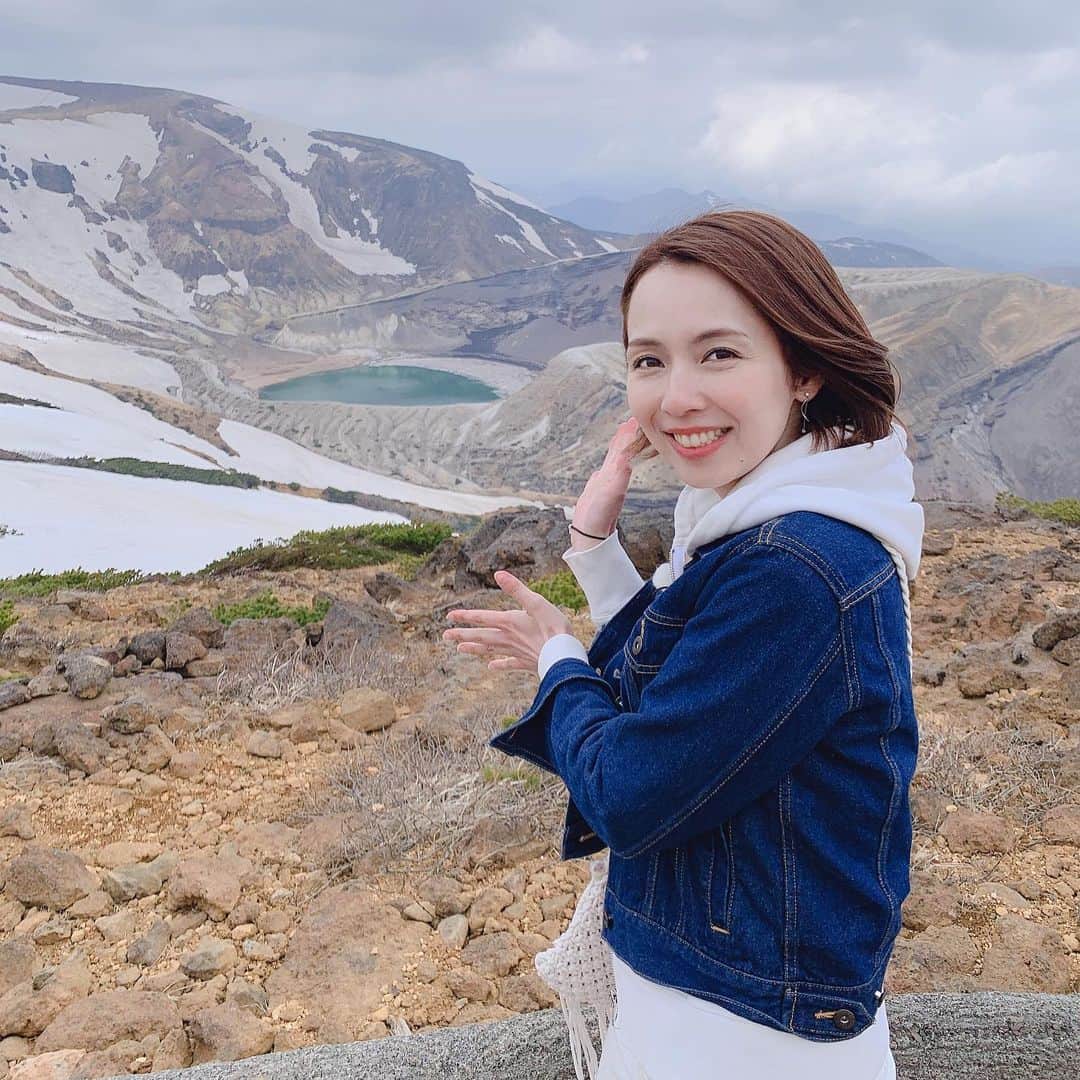 若林翔子のインスタグラム：「* * 4月からの新番組 KHB「チャージ！」に出演させていただくことになりました☺️ 旬感さんぽというコーナーで、 旬を求めてねり歩きます👌  今回は蔵王町の御釜からスタート‼️ 美味しいグルメもあるので是非見てね🤗  チャージ！ KHB 毎週月曜〜金曜 午後4:45〜 * * #KHB #チャージ！ #旬感さんぽ #宮城 #仙台 #タレント #レポーター  #若林翔子  #よろしくお願いします😆」