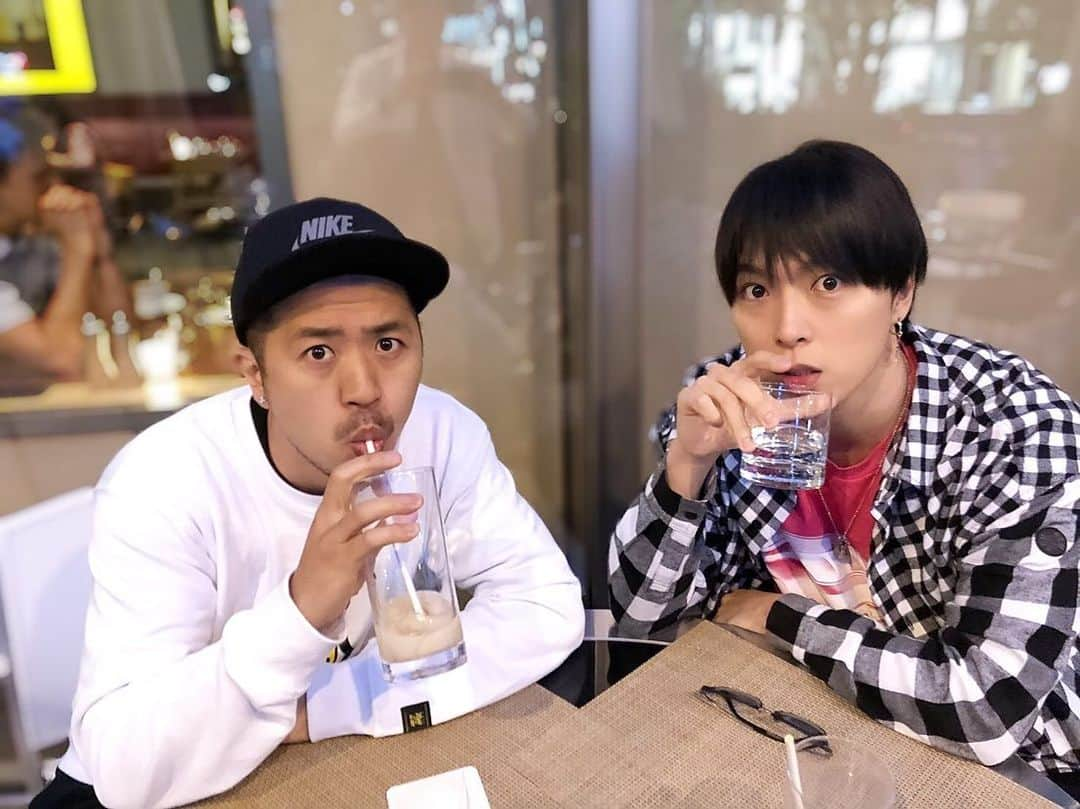 DEppaさんのインスタグラム写真 - (DEppaInstagram)「. 親友とカフェ☕️ Thank you My Bro🤟🏽次はメシでも🍀 . 「熱盛」でお馴染みの寺川くんとも初対面！ コウちゃんの友達はみんな良い人✨☺️ . #ソナーポケット #シクラメン #寺川俊平 #sonarpocket #shikuramen #熱盛 #ソナポケ #シクラ #今日の熱盛 #ソナサポ #シクラ族 #ソナラメン #タメ #親友 #尊敬 #感謝」5月14日 19時34分 - deppa_shikuramen