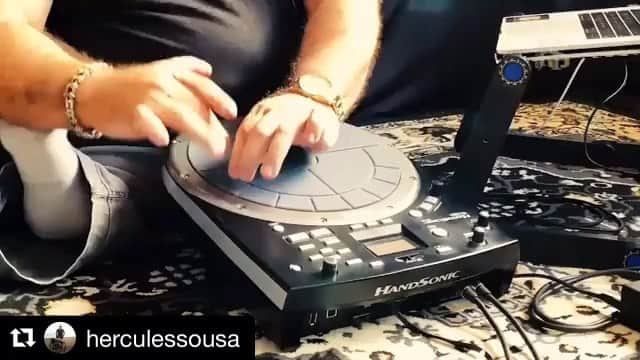 のインスタグラム：「​I don't know about you, but listening to this, I've got to get my spring/summer vacation plans in gear! Here's a nice calming tune for your mind, body, and soul. ￼ 😎#Repost @herculessousa with @get_repost ・・・ Mais um Vídeo quentinho pra vocês, tocando um pouco de #reggaeton com a #percussaoeletronica #roland @roland_brasil @roland_vdrums @roland.spotlight @vmoda @apple @iphone__xs @rolandus_artistrelations #roland #rolandvdrums #handsonichpd20!  Vídeo na íntegra em meu Canal do YouTube!  https://www.youtube.com/herculessousa... #videomaker #iphonecamera #iphonevideo #rolandvdrums #vmodaheadphones #macbookpro #cadeirantes #wheelchair #premierepro  #superação #handicapped #deficienteeficiente @deficienciaemfoco @cadeirante_fashion #musicvideo #percussionist #percussaobrasileira #rolandspotlight @roland_aus @roland_uk @roland_brasil @roland_us @rolandcanada」