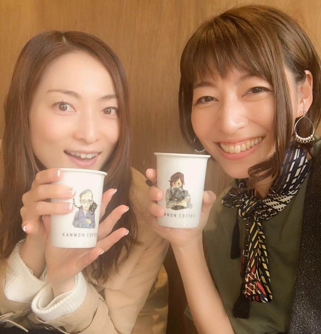 由梨香さんのインスタグラム写真 - (由梨香Instagram)「昨日は松本英子さんとまたまた会談☕️﻿ 大笑いと えー？！が止まらない🤣﻿ ﻿ いやー﻿ 本当に素敵な方です。 尊敬する。﻿ ﻿ いつもありがとう💕﻿ ﻿ #松本英子 #秋田美人  #改めて #美白もすごいぜ﻿ ﻿ ﻿」5月14日 19時42分 - yurikapiano