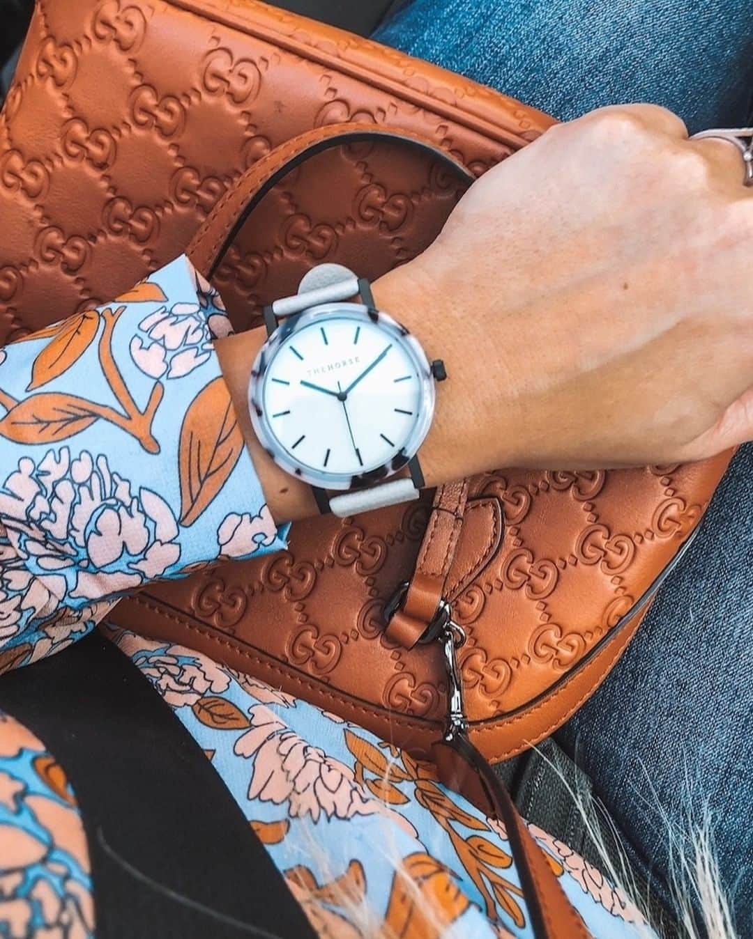 The Horseさんのインスタグラム写真 - (The HorseInstagram)「The details ❤︎⠀⠀⠀⠀⠀⠀⠀⠀⠀ Image - @stylemeblonde⠀⠀⠀⠀⠀⠀⠀⠀⠀ ⠀⠀⠀⠀⠀⠀⠀⠀⠀ #thehorse #resinwatch #leather #watch #jewelery #fashion」5月14日 19時45分 - the_horse