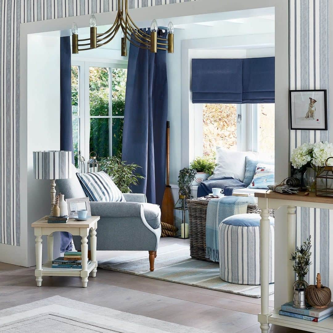 ローラアシュレイのインスタグラム：「Just because you don't live near the beach doesn't mean you can't infuse your home with a relaxing, coastal atmosphere 🌊」