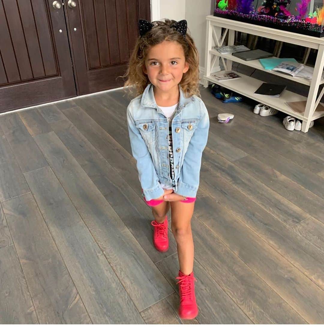アントニオ・ノチェリーノのインスタグラム：「Buon compleanno piccola principessa ti amo tanto #+5❤️❤️」