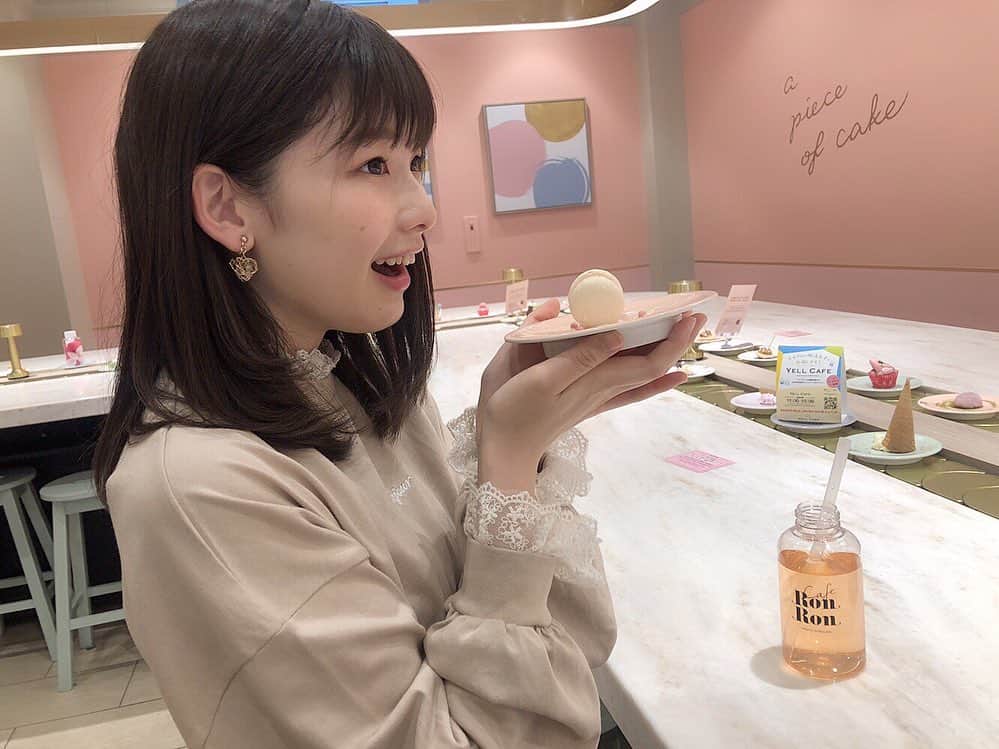 浅井七海さんのインスタグラム写真 - (浅井七海Instagram)「*.﻿ ﻿ ﻿ 美味しそうな回転スイーツ🍰🍣﻿ ﻿ 一口サイズのが多くて﻿ いろんな味が楽しめて﻿ 素敵な場所でした~~~😚🍴💓﻿ ﻿ 甘いものとしょっぱいもの﻿ 交互に食べないと限界がすぐきます！(笑)﻿ ﻿ ・﻿ ﻿ #Caferonron #回転スイーツ #原宿カフェ﻿ #表参道カフェ #カフェ #スイーツ #マカロン」5月14日 20時24分 - naamin48_