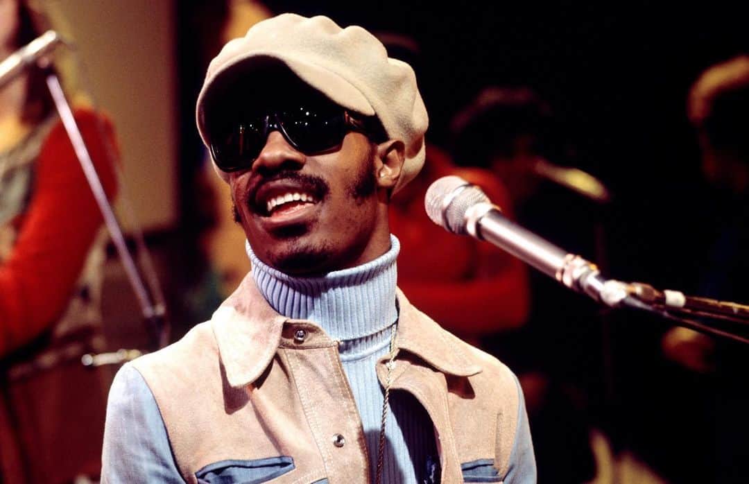 キティー・デイジー＆ルイスのインスタグラム：「Happy birthday to one of our fave’s, soul legend Stevie Wonder! As a tribute to him and 60 years of Motown, we’ve got an exciting new single coming out this month, stay tuned!」