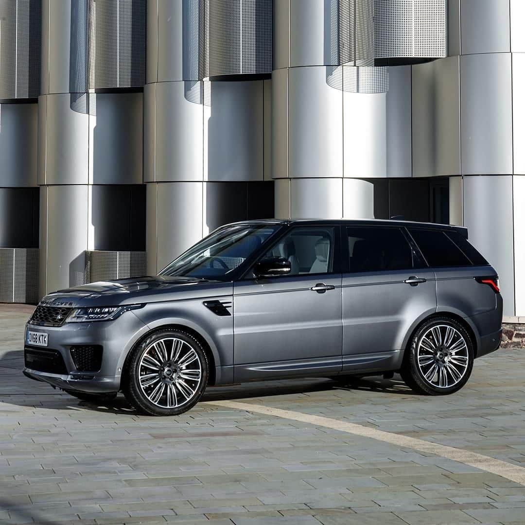 Land Roverさんのインスタグラム写真 - (Land RoverInstagram)「Bold modern lines give the #RangeRoverSport a purposeful stance that reflects its dynamic capability in the city and beyond.  #LandRover #SUV #4x4 #Adventure #Carsofinstagram #Instacar #Design#CarLifestyle #LandRover #Cars #Car #RangeRover #Technology #Hybrid #Electric #MHEV」5月14日 20時30分 - landrover