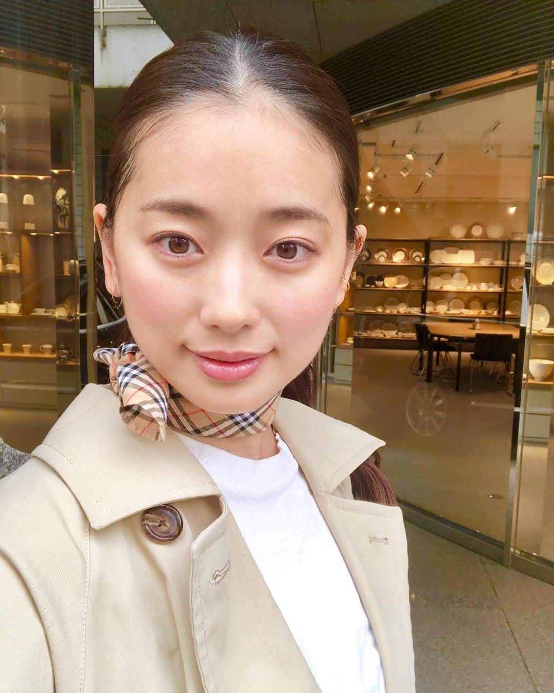 のインスタグラム：「こないだのpink make⚡️ 🎗scarf🎗👯‍♀️💛 あがるitemで出張〜♫♫ #fashion#ootd#spring#scarf #chisamake#summer#orbis #thanx @jun.yoshimura_ladonna  #いつもありがとうございます♡♡ #chisacoordinate#松永ちさと」