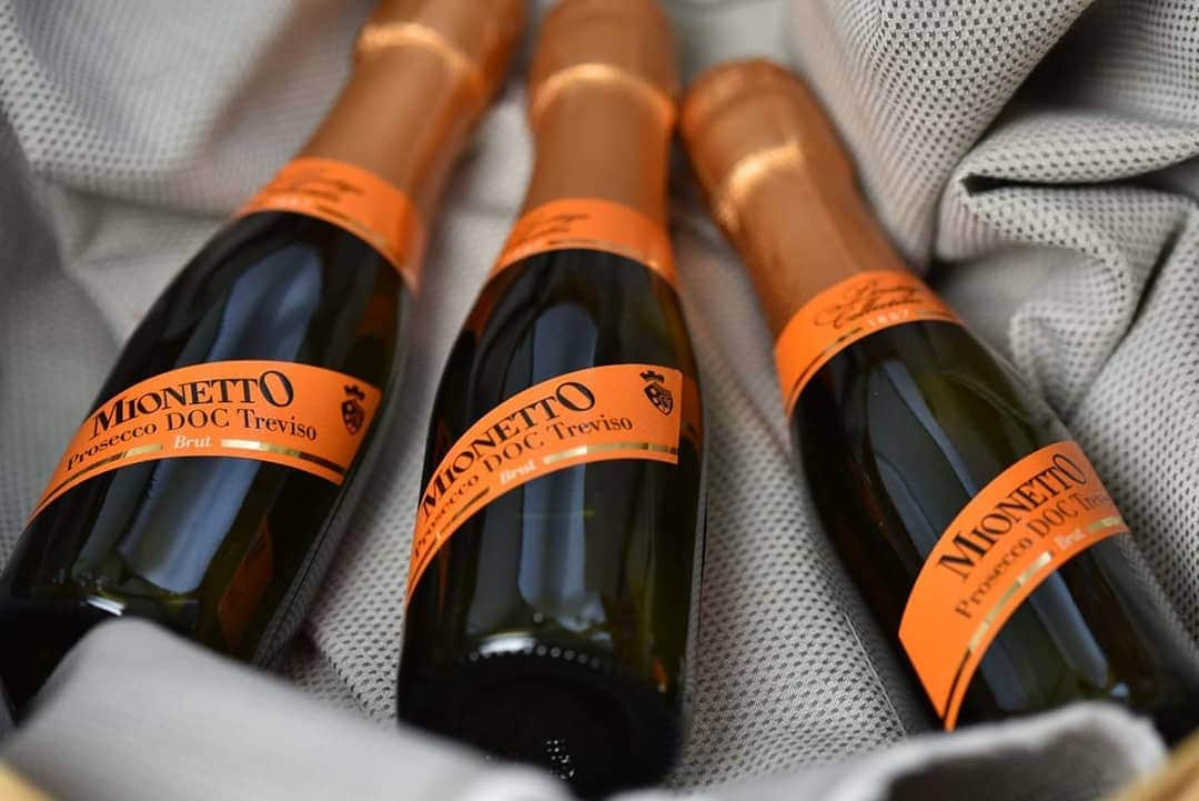 Mionetto Prosecco Montenegroさんのインスタグラム写真 - (Mionetto Prosecco MontenegroInstagram)「Uvijek u pravom trenutku. 😊 #mionettoprosecco #montenegro #mionettoME #lifestyle #mionetto #mymionetto #madeinitaly #prosecco #proseccotime #italy #sparklingwine #wine」5月14日 20時42分 - mionettome