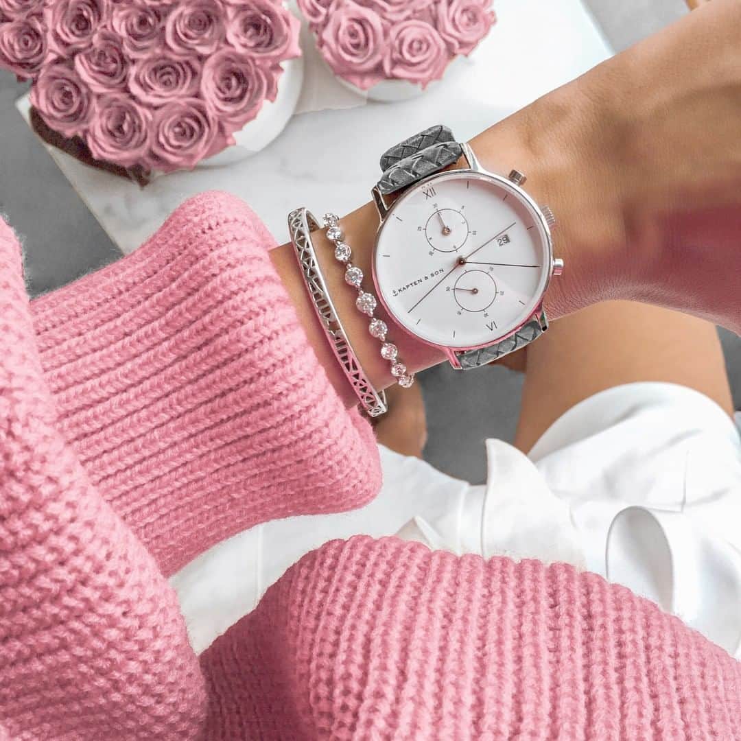 Kapten & Sonさんのインスタグラム写真 - (Kapten & SonInstagram)「'Every day is one step closer to summer' ☀ Our Chrono 'Grey Woven Leather' is ready for your perfect summer outfit! 💕 #bekapten #kaptenandson⠀ .⠀ .⠀ .⠀ #watches #detaillove #ootd #ootdfash #happy #instafashion #instadaily #fashionaddicted #instagood」5月14日 21時00分 - kaptenandson
