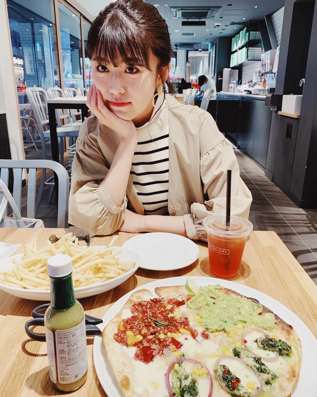長澤佑香さんのインスタグラム写真 - (長澤佑香Instagram)「﻿ #渋谷ストリーム にある #cityshoppizza 🍕﻿ 3種類のピザをカスタマイズしてシェアした💞﻿ あとポテトは必須🍟渋谷ストリームはまだまだ﻿ 行きたいお店が沢山あるしcityshoppizzaも﻿ 気に入っちゃったから、次回行く時何を食べる﻿ か絶対迷いそう ╮(´･ᴗ･` )╭💭﻿ ﻿ #shibuya #shibuyastream #pizza #potato﻿ #friends #instadiary #girls #followme #♥」5月14日 21時00分 - ykngsw