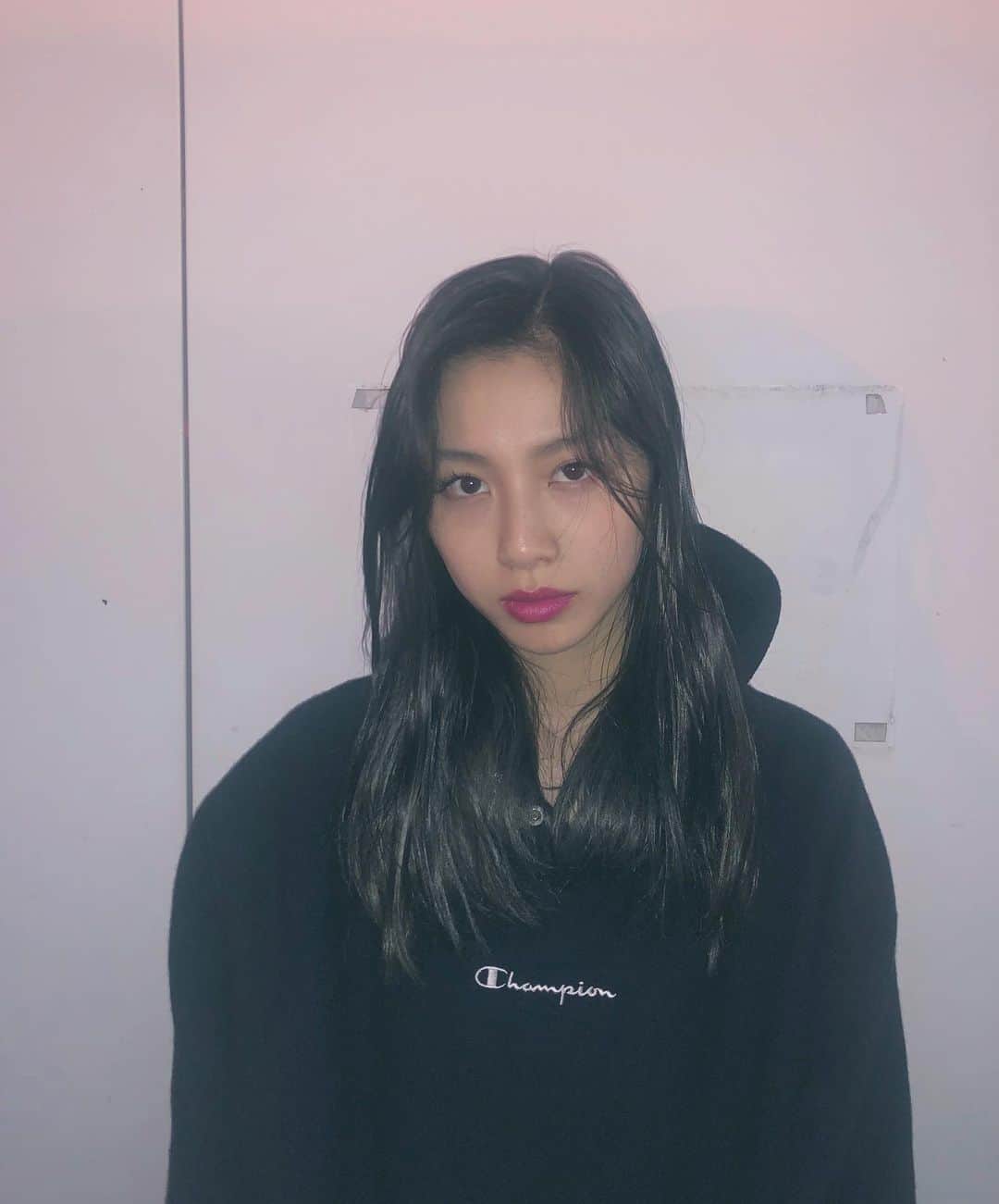 honoka のインスタグラム：「なんて書こうか迷って 結局思いつかへんかった。 今日もお疲れ様でした🤘🏽💕」