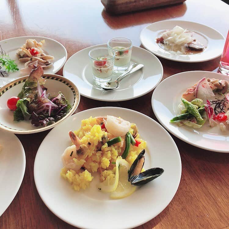 前田友香さんのインスタグラム写真 - (前田友香Instagram)「福岡市を眺めながらのランチ🤩✨﻿ ﻿ ﻿ ﻿ どれも﻿ 美味しかったぁぁあ♡﻿ ﻿ ﻿ やっぱカレーは絶対食べんとあかん！！！🍛﻿ ﻿ ﻿ ﻿ ﻿ ﻿ #ランチ﻿ #lunch﻿」5月14日 21時11分 - yukamaeda.maeyuka