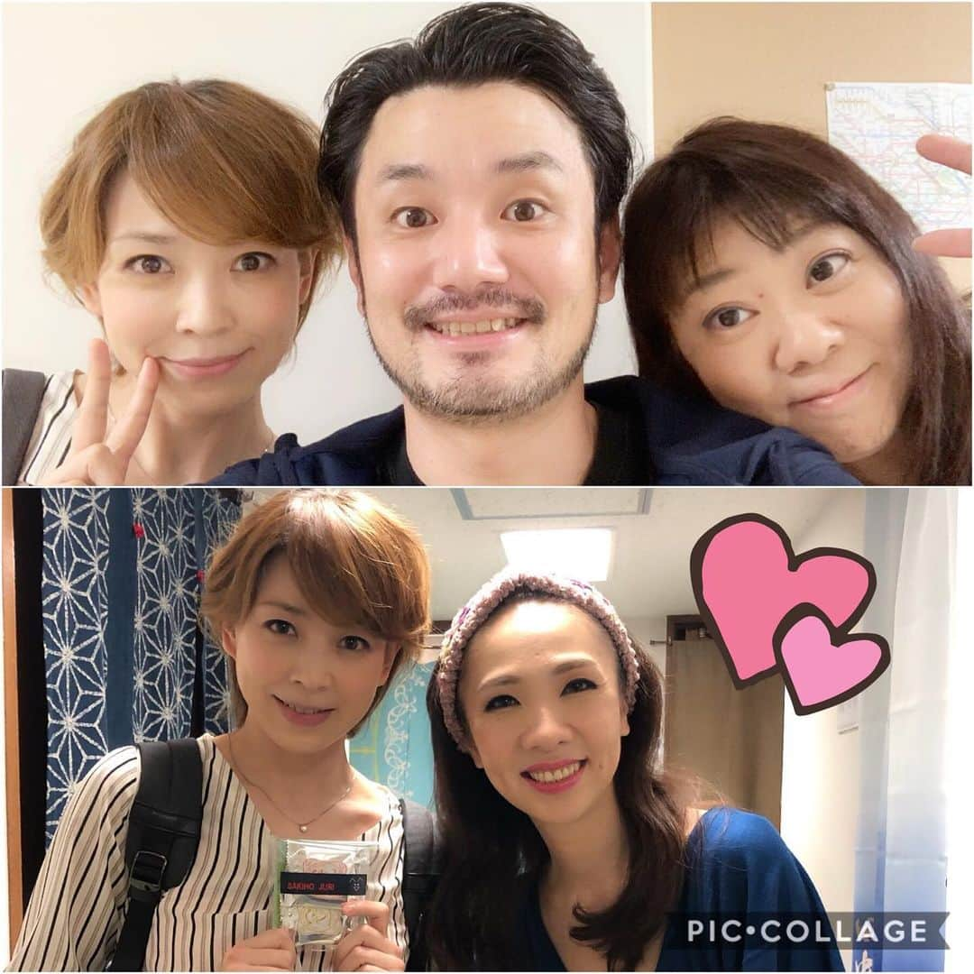 初嶺麿代さんのインスタグラム写真 - (初嶺麿代Instagram)「#日生劇場 #クイーンエリザベス 観劇しましたぁ。 久しぶりにじゅりぴょん（樹里咲穂さん）にもお会い出来ました♫ じゅりぴょんは相変わらずお芝居お上手で可愛くって、ホッコリ癒された☺️ お写真は、なおりんさんと小林大介さん#花組芝居  #大地真央 様はこの世のものとは思えないほどの美しさ。神々しさ。 見惚れますっっっ 私まで美オーラを浴びたような。 いや、浴びたな。。たぶん。うん。 目の保養のあとは#帝国ホテル で パンケーキ🥞(//∇//)」5月14日 21時13分 - hatsunemayo