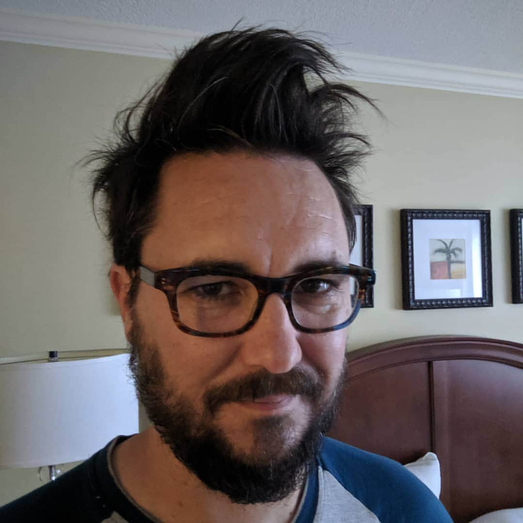 ウィル・ウィトンさんのインスタグラム写真 - (ウィル・ウィトンInstagram)「This morning's bedhead is contemplating hijinks, antics, and tomfoolery.」5月14日 21時25分 - itswilwheaton