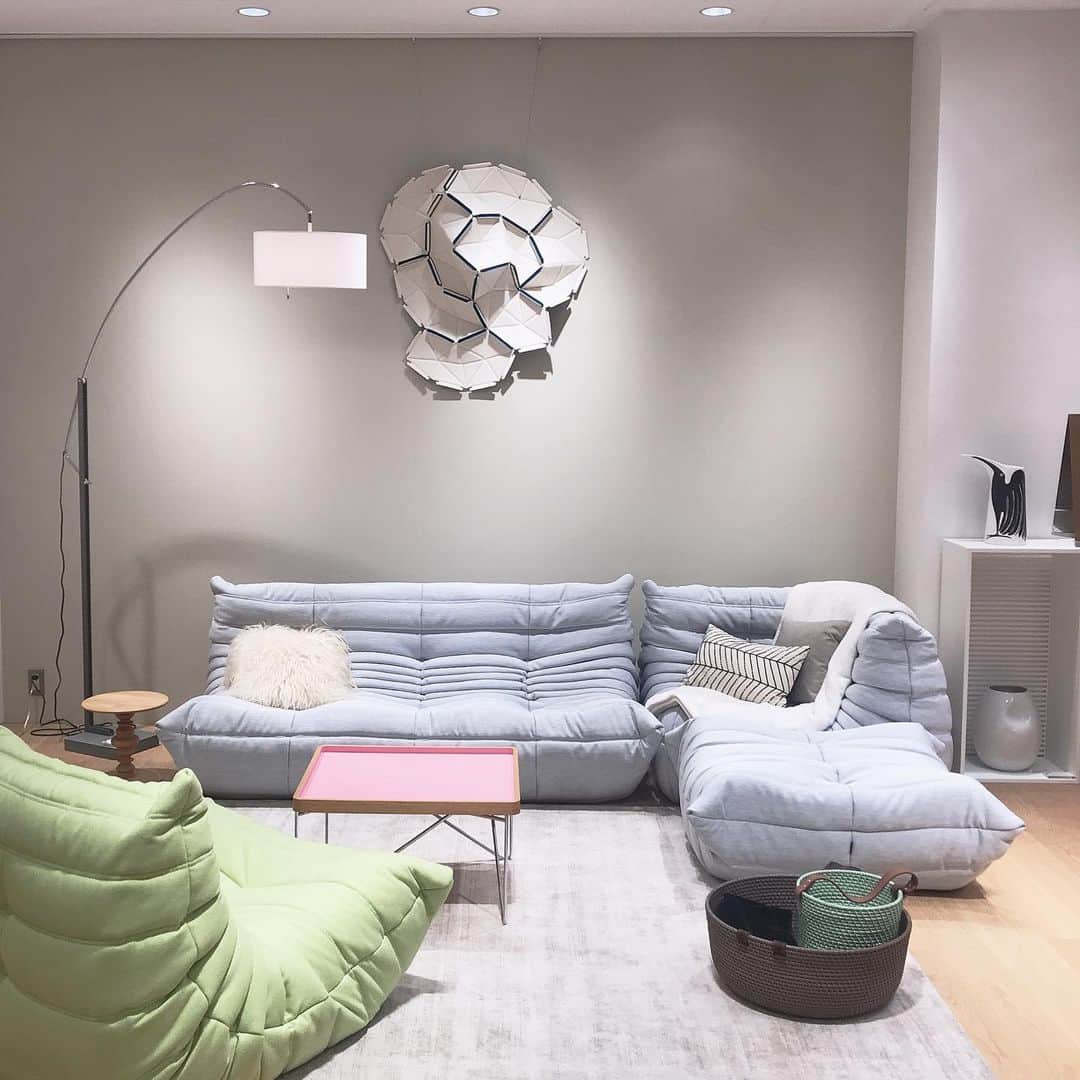 ligne roset shopのグルメインスタ