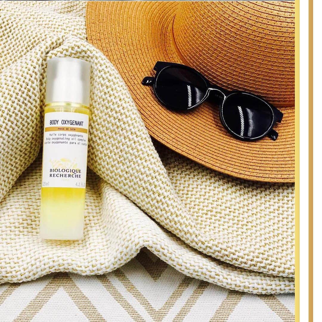 Biologique Recherche Indiaさんのインスタグラム写真 - (Biologique Recherche IndiaInstagram)「Body Oxygénant:  Result: repairs and smoothes the skin.  Product: this repairing soothing treatment is rich in Corn Oil. Its effects are enhanced by the presence in the formula of the Specific Biologique Recherche Oxygenating Complex. It smoothes the skin and combats cellulite on a daily basis. It is recommended for all skin types and is ideal for treatment of "orange peel skin" and sunburn.  Usage: use Body Oxygénant in the morning and/or the evening after your shower.  Put a small amount on the areas that need treating and massage until completely absorbed. One bottle will be enough for a course of treatment, though treatment can be prolonged depending on the desired results.  Shake well before use.  For more information or purchases, please DM us.  SoulSkin - Your BIOLOGIQUE RECHERCHE ambassador in #India. -  #SoulSkin #BiologiqueRecherche #IloveBR #BuildingBetterSkin #skincare #br #mumbai #maharashtara #passion #expert #skin #skinexpert #skinroutine #skinhealth #skincaretips #healthyskin #skininstant #antipollution #breath #nature #beauty #getready #cosmetics #cosmetic #frenchcosmetics #frenchbeauty #facecare #bodycare #ambassadedelabeaute」5月14日 21時30分 - biologique_recherche_india