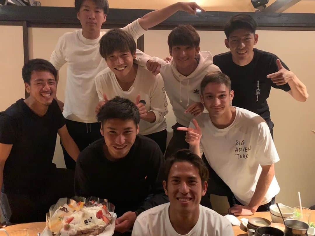 姫野宥弥のインスタグラム：「同期誕生日会🎉 順也誕生日おめでとう🎂 やっぱり同期は面白いね🤣 笑ってばっかりの時間でした！笑 #誕生日#おめでとう#同期#ザスパクサツ群馬」