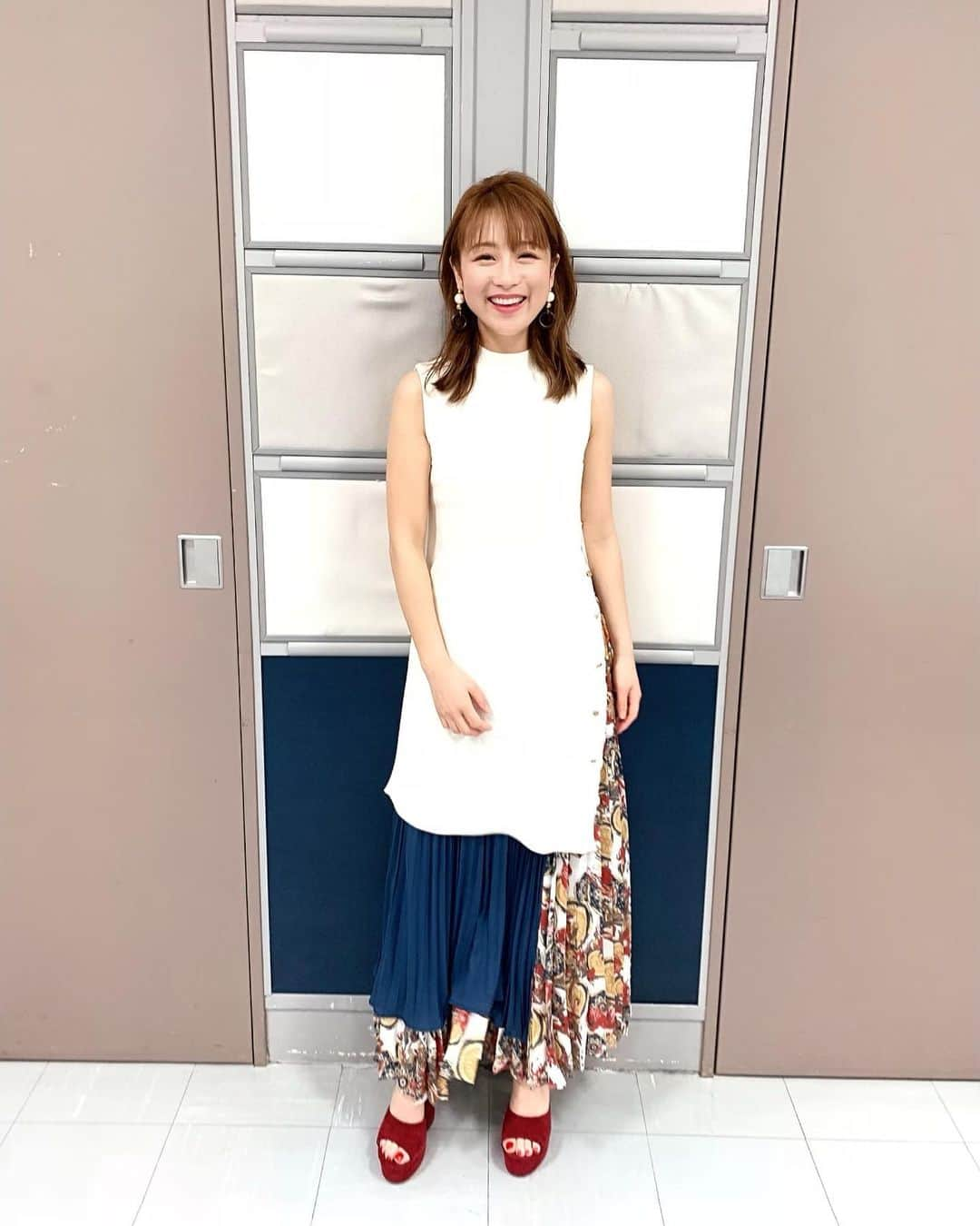 鈴木奈々さんのインスタグラム写真 - (鈴木奈々Instagram)「テレビ衣装です♡♡♡ セットアップ▶︎ @eimyistoire_official サンダル▶︎ @esperanza_official #テレビ衣装 #大人コーデ  #三十路女子  #154センチ」5月14日 21時41分 - nana_suzuki79