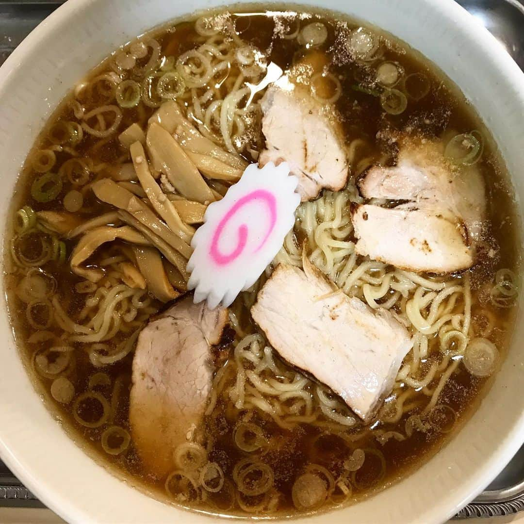 アヤメさんのインスタグラム写真 - (アヤメInstagram)「Back home, then stuffed🍜🍥人生で3回目の#永福町大勝軒 #🍜🍥 #ソウルフード#というわけではない #ノスラー #tokyoramen」5月14日 21時43分 - ayame_socks