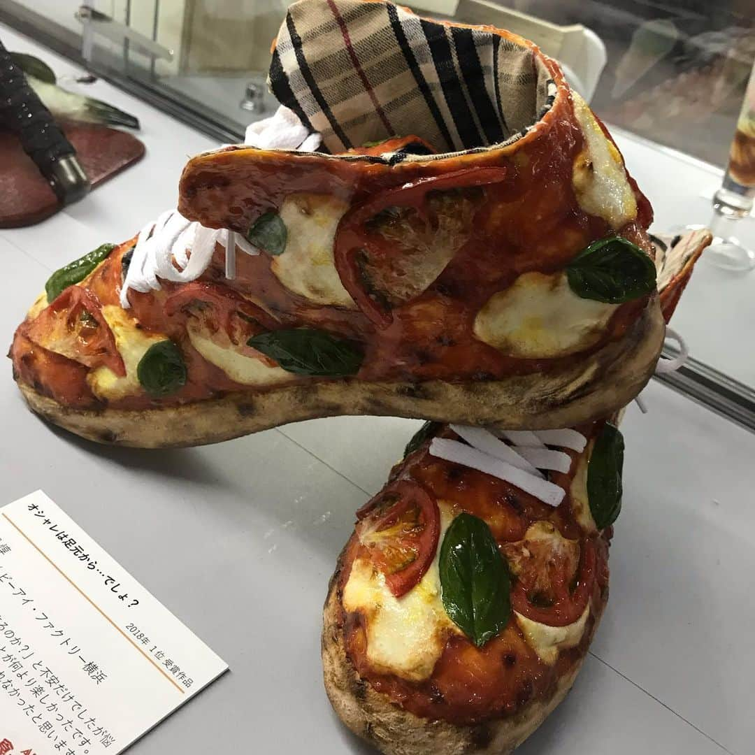 葛巻舞香さんのインスタグラム写真 - (葛巻舞香Instagram)「『APPI 食品サンプル展』 〜ユニーク編〜（展示のごくごく一部）  サンプルだから出来る世界。 大人が形にするのは意外と難しい、子供のようなユニークな発想。 技術の上にある芸術に思わず拍手。 本当に感動でした。  #食品サンプル#APPI食品サンプル展#APPI#安比高原#全部食品サンプル#目を疑う#リアル#ユニークな発想#芸術の域#感動#日本の技術#日本の誇り#イワサキビーアイ#食品サンプル職人になりたかった」5月14日 21時43分 - maika.kzm