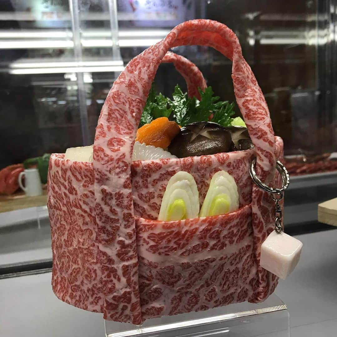 葛巻舞香さんのインスタグラム写真 - (葛巻舞香Instagram)「『APPI 食品サンプル展』 〜ユニーク編〜（展示のごくごく一部）  サンプルだから出来る世界。 大人が形にするのは意外と難しい、子供のようなユニークな発想。 技術の上にある芸術に思わず拍手。 本当に感動でした。  #食品サンプル#APPI食品サンプル展#APPI#安比高原#全部食品サンプル#目を疑う#リアル#ユニークな発想#芸術の域#感動#日本の技術#日本の誇り#イワサキビーアイ#食品サンプル職人になりたかった」5月14日 21時43分 - maika.kzm