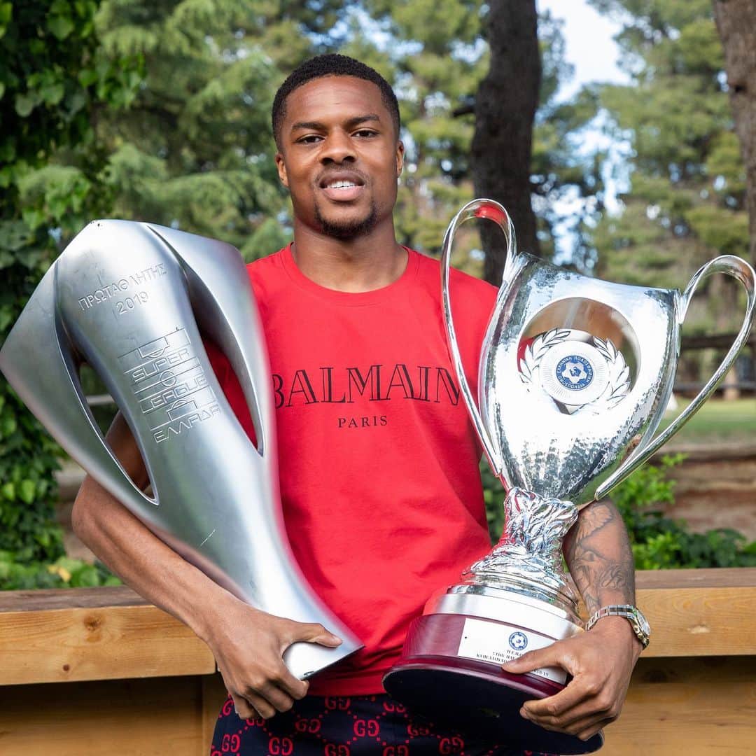 チュバ・アクポムのインスタグラム：「🏆🤩🏆」