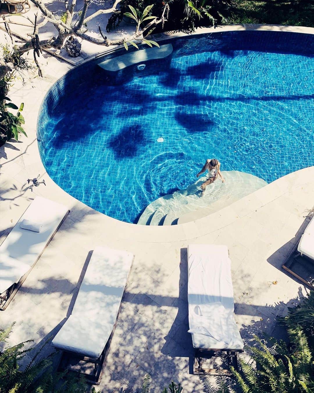 のインスタグラム：「I am in love with @plantabali ❤︎ This villa is incredible 🌴🌴🌴 I wanna stay here forever ❤︎」