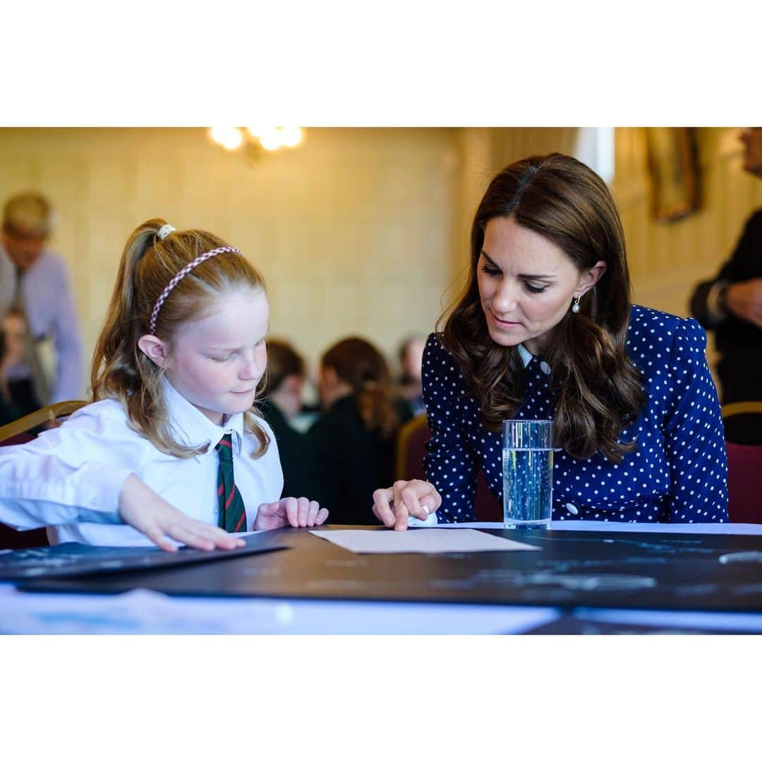 ウィリアム（ケンブリッジ公）さんのインスタグラム写真 - (ウィリアム（ケンブリッジ公）Instagram)「Today The Duchess of Cambridge visited @bletchleyparkuk, the home of British codebreaking — which played a major role in secret intelligence gathering during the Second World War, producing secret information which had a direct and profound influence on the outcome of the war.  The Duchess joined joined schoolchildren for an immersive workshop (using a real Enigma Machine used during the Second World War), which saw them take on the role of codebreakers in June 1944, intercepting and deciphering German communications in order to understand their order of battle and decide whether the Operation Fortitude deception plans have been successful.  She also met Bletchley Veterans Elizabeth Diacon, Georgina Rose, Audrey Mather and Rena Stewart, who all worked to feed crucial information to Allied forces in the critical months, weeks and days leading up to D-Day during #WW2.  The Duchess’s own Grandmother and Great Aunt, Valerie and Mary Glassborow, both worked at Bletchley during the War — and have become the latest additions to Bletchley’s Codebreakers’ Wall of Honour.  Bletchley’s new exhibition ‘D-Day: Interception, Intelligence, Invasion’, based on newly declassified material, shows how the intelligence effort coordinated at the site helped specifically in the success of the D-Day landings at Normandy, part of their work to bring together the past and the present, with a nod to the future.」5月15日 3時24分 - princeandprincessofwales