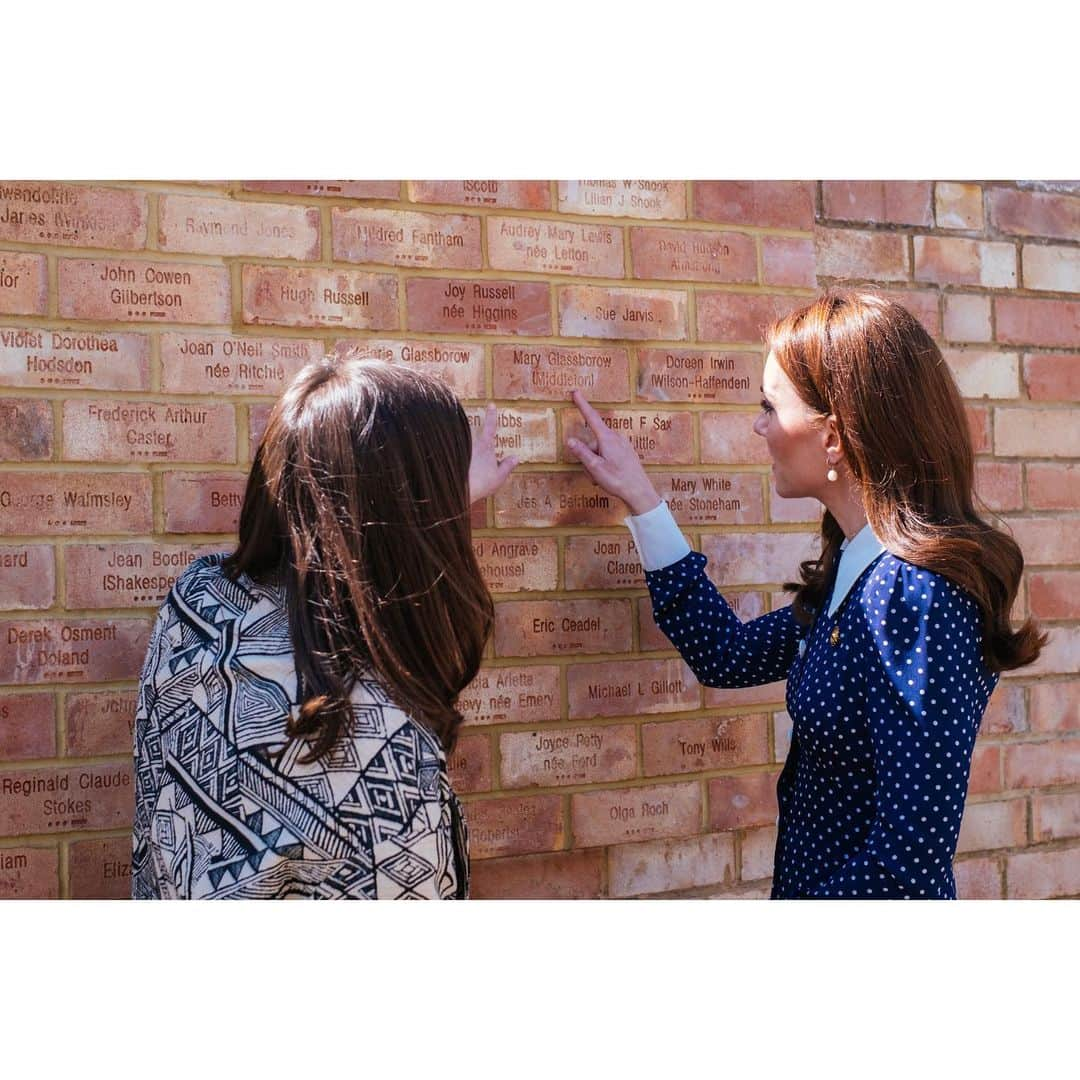 ウィリアム（ケンブリッジ公）さんのインスタグラム写真 - (ウィリアム（ケンブリッジ公）Instagram)「Today The Duchess of Cambridge visited @bletchleyparkuk, the home of British codebreaking — which played a major role in secret intelligence gathering during the Second World War, producing secret information which had a direct and profound influence on the outcome of the war.  The Duchess joined joined schoolchildren for an immersive workshop (using a real Enigma Machine used during the Second World War), which saw them take on the role of codebreakers in June 1944, intercepting and deciphering German communications in order to understand their order of battle and decide whether the Operation Fortitude deception plans have been successful.  She also met Bletchley Veterans Elizabeth Diacon, Georgina Rose, Audrey Mather and Rena Stewart, who all worked to feed crucial information to Allied forces in the critical months, weeks and days leading up to D-Day during #WW2.  The Duchess’s own Grandmother and Great Aunt, Valerie and Mary Glassborow, both worked at Bletchley during the War — and have become the latest additions to Bletchley’s Codebreakers’ Wall of Honour.  Bletchley’s new exhibition ‘D-Day: Interception, Intelligence, Invasion’, based on newly declassified material, shows how the intelligence effort coordinated at the site helped specifically in the success of the D-Day landings at Normandy, part of their work to bring together the past and the present, with a nod to the future.」5月15日 3時24分 - princeandprincessofwales