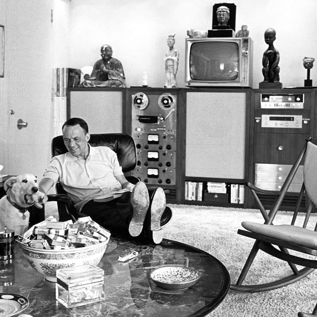 lifeさんのインスタグラム写真 - (lifeInstagram)「LIFE legend Frank Sinatra relaxing at his home in Palm Springs, California with his dog Ringo in 1965. Sinatra died 21 years ago today on May 14, 1998. (John Dominis—The LIFE Picture Collection/Getty Images) #LIFElegends #FrankSinatra」5月14日 22時30分 - life