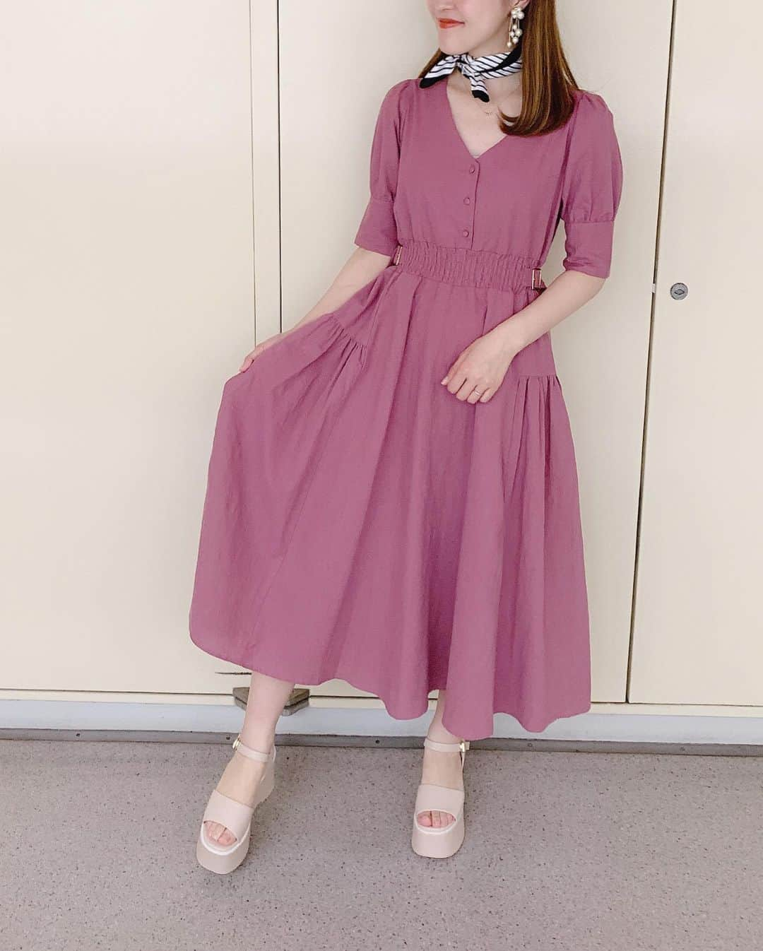 AnMILLEさんのインスタグラム写真 - (AnMILLEInstagram)「ㅤㅤㅤㅤㅤㅤㅤㅤㅤㅤㅤㅤㅤ ㅤㅤㅤㅤㅤㅤㅤㅤㅤㅤㅤㅤㅤ 【宮崎由加 × Án MILLE】 ㅤㅤㅤㅤㅤㅤㅤㅤㅤㅤㅤㅤㅤ 💐 Collaboration Item 💐 ㅤㅤㅤㅤㅤㅤㅤㅤㅤㅤㅤㅤㅤ Juice=Juiceの宮崎由加さんと Án MILLE初となるコラボアイテムの 販売日が決定致しました✨ ㅤㅤㅤㅤㅤㅤㅤㅤㅤㅤㅤㅤㅤ 【 5/16(木) Án MILLE全店で販売開始 】 ㅤㅤㅤㅤㅤㅤㅤㅤㅤㅤㅤㅤㅤ ロングコットンワンピース ¥8500+tax BE/PU ㅤㅤㅤㅤㅤㅤㅤㅤㅤㅤㅤㅤㅤ 普段使いしやすいデザインで、 足首の出るロング丈です♡ フレア感も綺麗でÁn MILLEらしく 大人っぽく着ていただけます💕 ㅤㅤㅤㅤㅤㅤㅤㅤㅤㅤㅤㅤㅤ ------------------------------ ㅤㅤㅤㅤㅤㅤㅤㅤㅤㅤㅤㅤㅤ 《 size 》 Free size 着丈 116cm バスト88cm ウエストはシャーリングのゴムになっており、 後ろファスナーで脱ぎ着もしやすいです♡ ベルトでウエストの調節もできます！ ㅤㅤㅤㅤㅤㅤㅤㅤㅤㅤㅤㅤㅤ 着画スタッフ(3・4枚目) 身長160cm ㅤㅤㅤㅤㅤㅤㅤㅤㅤㅤㅤㅤㅤ ------------------------------ ㅤㅤㅤㅤㅤㅤㅤㅤㅤㅤㅤㅤㅤ #宮崎由加 #コラボ #アンミール #anmille #今日の服 #coordinate #code #大人可愛い #ootd #outfit #ファッション」5月14日 22時36分 - anmille.official