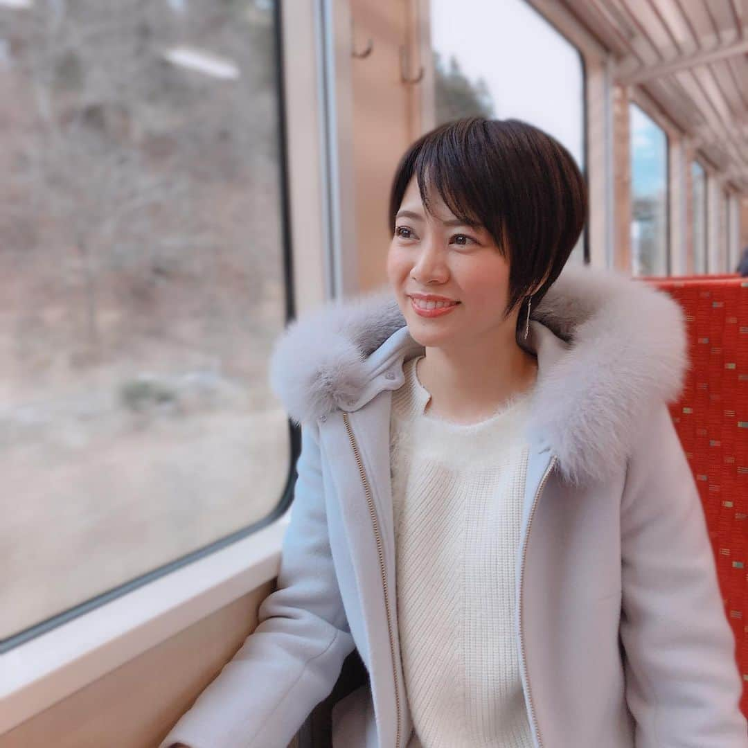 村井美樹さんのインスタグラム写真 - (村井美樹Instagram)「東京新聞のコラム「鉄学しましょ」今回のテーマは三陸鉄道リアス線をご紹介しています☺️✨ぜひご覧ください。 https://www.tokyo-np.co.jp/article/feature/tetsugaku/list/CK2019051402000163.html . #三陸鉄道リアス線 #三陸鉄道リアス線全線開通 #三陸鉄道 #さんてつ #三鉄 #宮古駅 #大槌駅 #ひょっこりひょうたん島 #ドンガバチョ #鉄学しましょ #東京新聞」5月14日 22時51分 - miki_murai_