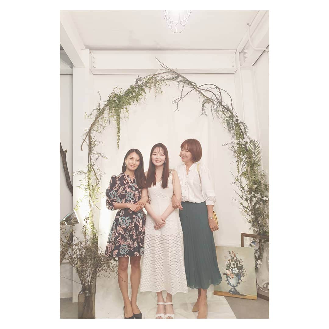 ソ・ユジンさんのインスタグラム写真 - (ソ・ユジンInstagram)「사랑하는 예슬이결혼은 @ginmurri_ @yeaculture__  예쁜 공간에서의 3일간의 손님맞이 결혼식 ~독특하고 아늑하고 ... 소중한 사람들과 깊은 축하인사를 나눌 수 있는 느낌가득했던 시간 ♡ 역시 예술가 커플~^^ 축하하고 사랑해~」5月14日 22時50分 - yujin_so