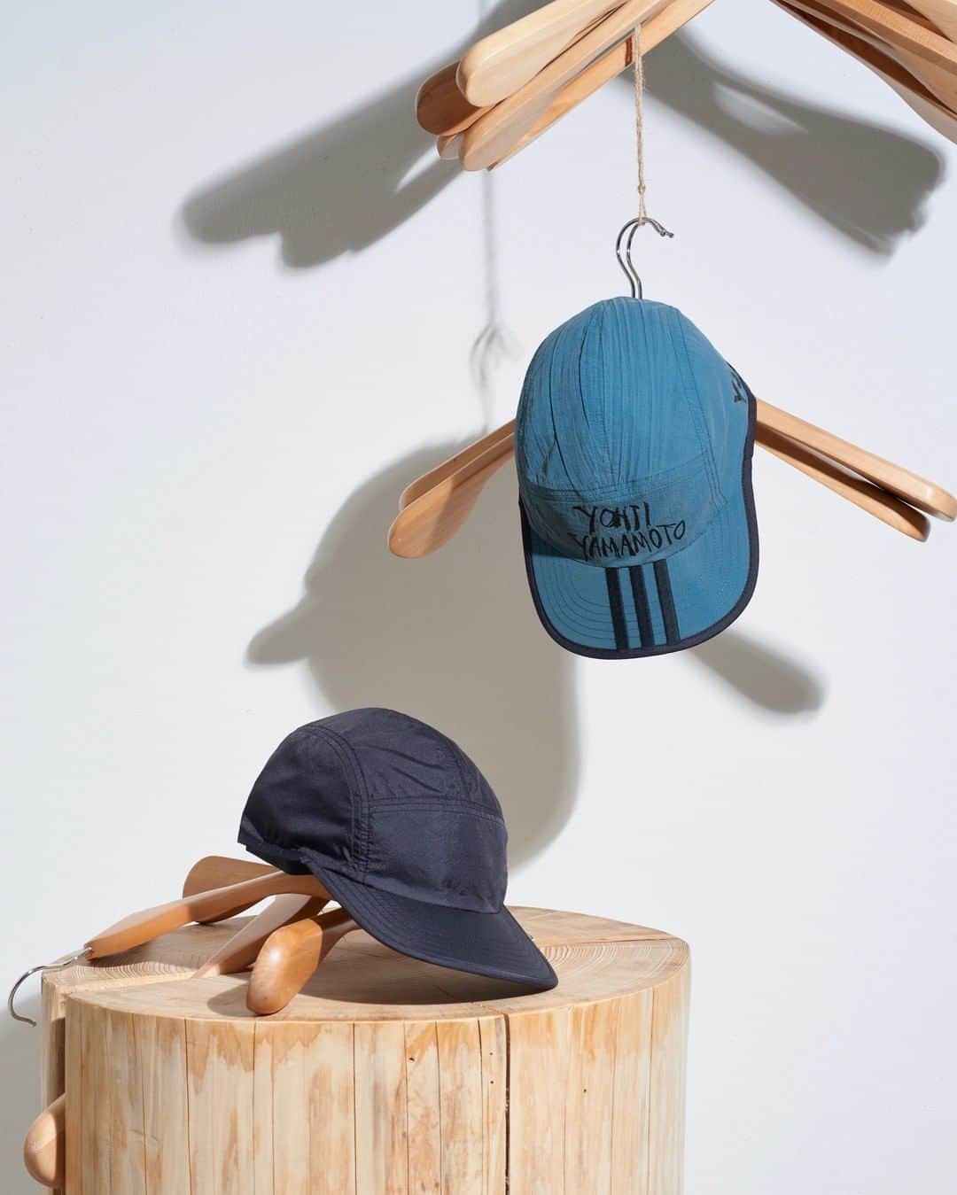 ワイスリーのインスタグラム：「Y-3 REVERSE CAP. Y-3 Spring Summer 2019. --- #adidas #Y3 #YohjiYamamoto  Discover the collection at Y-3.com」