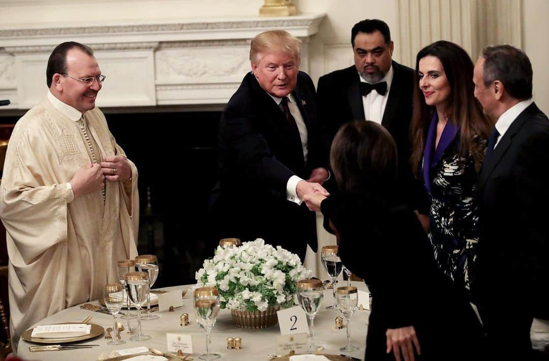 NBC Newsさんのインスタグラム写真 - (NBC NewsInstagram)「President #Trump greets guests at an Iftar dinner Monday in Washington, DC. #Iftar is the meal after sunset with which Muslims break their fast following #Ramadan. . 📷 Win McNamee / @gettyimages」5月14日 22時54分 - nbcnews