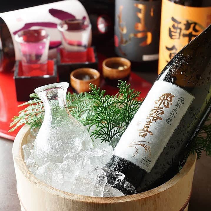 のインスタグラム：「花椿では料理だけでなく、お酒でも季節を感じられます🍶 #花椿#イーマ#阪神百貨店の#米活#白いご飯はごちそう#宇和島鯛めし#牛出汁茶漬け#個室#梅田#和食#日本酒はぐいぐい飲める」