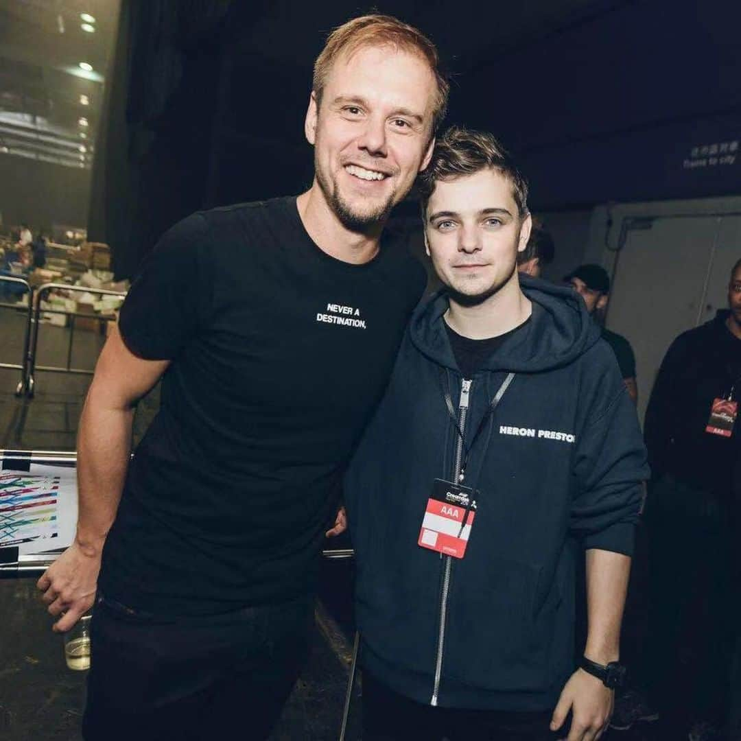 Armin Van Buurenさんのインスタグラム写真 - (Armin Van BuurenInstagram)「Happy birthday @martingarrix 😎」5月14日 23時08分 - arminvanbuuren