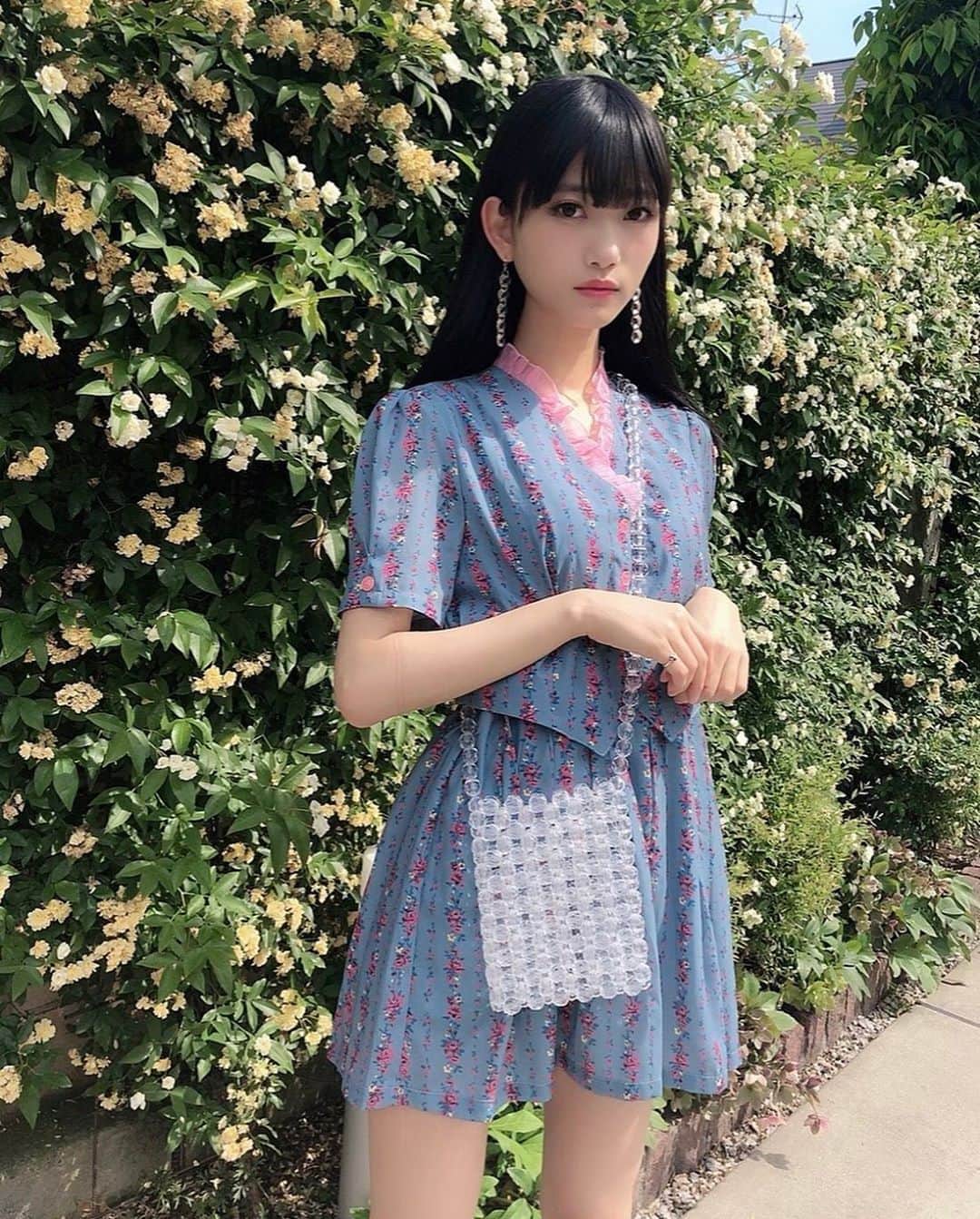 阿知波妃皇のインスタグラム：「夏(^｡^) #ごむの跡ついてる」