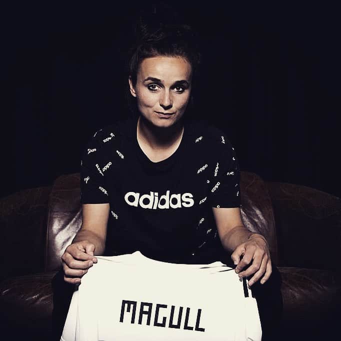 Lina Magullのインスタグラム：「So happy to be part of the @dfb_frauenteam !!!! Can‘t wait for my first world cup! 😍😍 #thankful #magull #20」