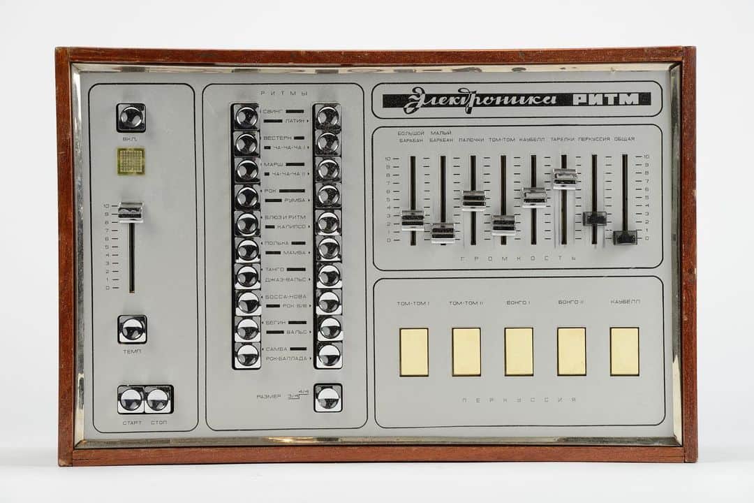 Red Bull Music Academyのインスタグラム：「The Electronica Rhythm is a Soviet rhythm box from the 1970s. — 📷 @drewgurian #drummachine #rhythmbox #pntm」
